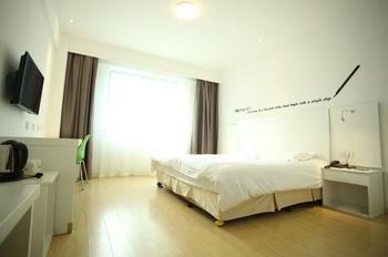Motel 168 Shanghai Nanhui Huinan Subway Station Екстер'єр фото